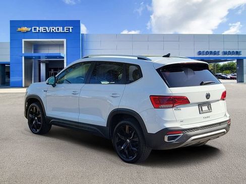 Used 2024 Volkswagen Taos SE image 4