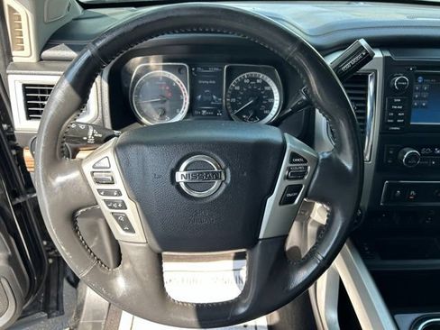 Used 2017 Nissan Titan SL AWD/4WD image 15