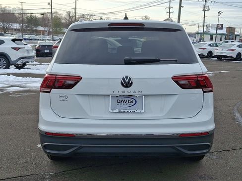 Used 2024 Volkswagen Tiguan S image 5