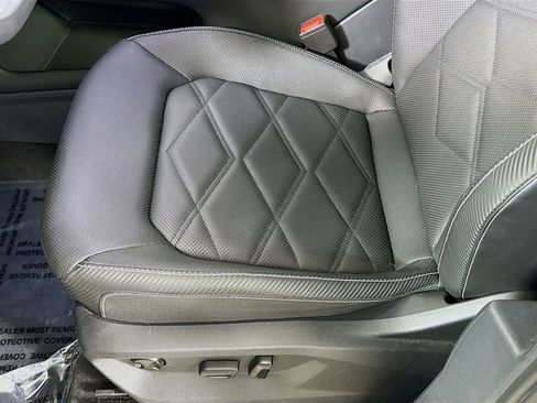 Used 2024 Volkswagen Atlas Cross Sport SE w/ Panoramic Sunroof Package image 12