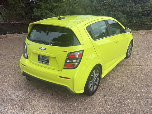 Used 2019 Chevrolet Sonic LT w/ Convenience Package FWD image 5