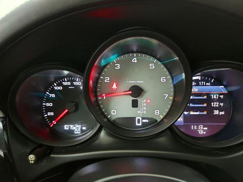 Used 2018 Porsche Macan S image 17