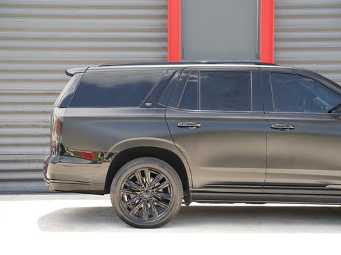 Used 2023 Cadillac Escalade Sport Platinum RWD image 5