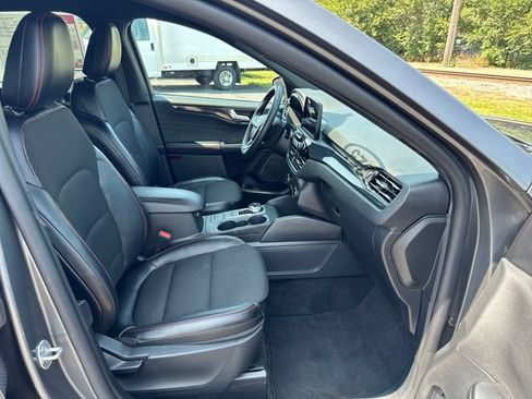 Used 2025 Ford Escape ST-Line FWD image 28