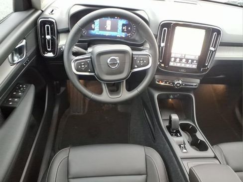 New 2026 Volvo XC40 B5 Core image 11