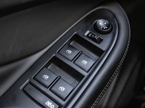 Used 2019 Buick Envision Essence image 34