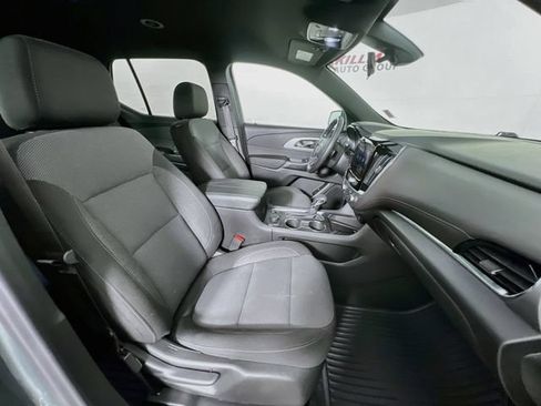 Used 2022 Chevrolet Traverse LT FWD image 40