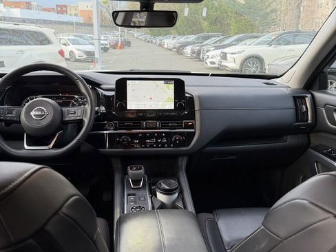 Certified 2023 Nissan Pathfinder SL w/ SL Premium Package AWD/4WD image 9