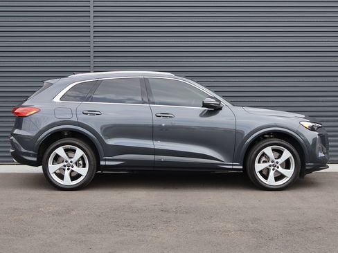 Used 2025 Audi Q5 Premium Plus AWD/4WD image 4