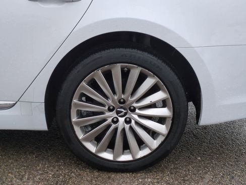 Used 2014 Hyundai Equus Signature image 14