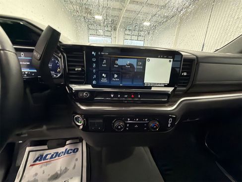 Used 2024 Chevrolet Silverado 2500 LT image 11