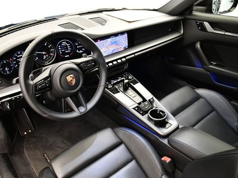 Used 2021 Porsche 911 Carrera image 4