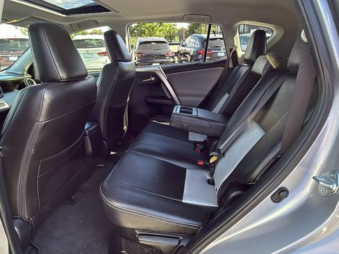 Used 2017 Toyota RAV4 XLE AWD/4WD image 12