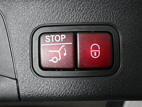 Certified 2025 Mercedes-Benz GLA 35 AMG 4MATIC image 31