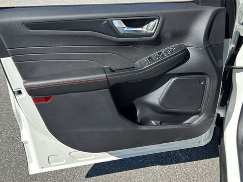 New 2025 Ford Escape ST-Line w/ Tech Pack #1 image 5