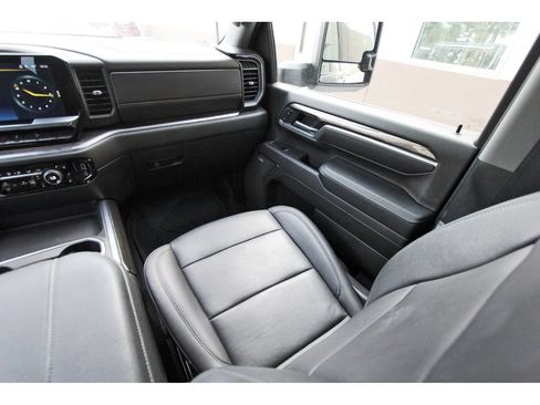 Used 2024 Chevrolet Silverado 2500 LTZ w/ LTZ Plus Package AWD/4WD image 12