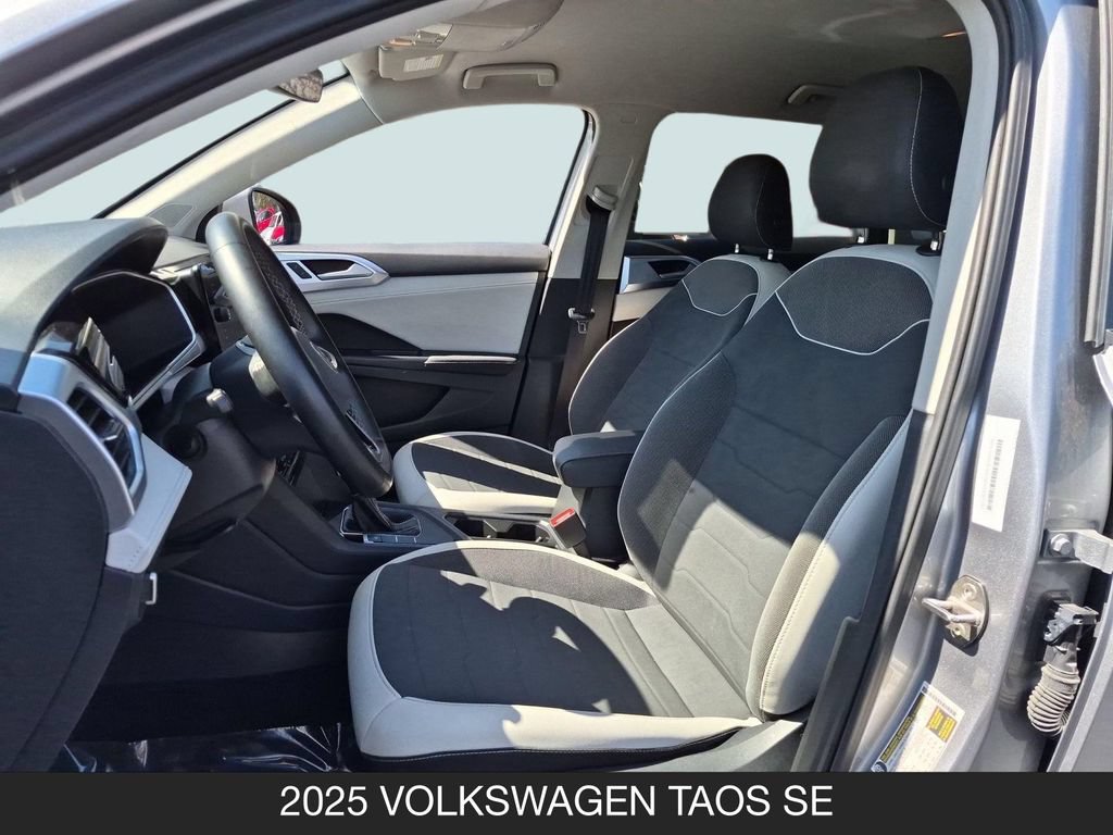 Used 2025 Volkswagen Taos SE FWD image 14