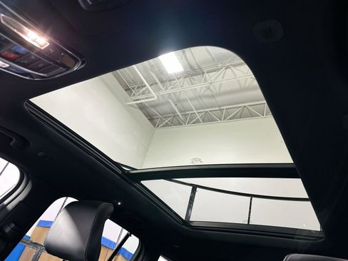 Used 2023 Jeep Grand Cherokee Overland w/ Luxury Tech Group IV image 33