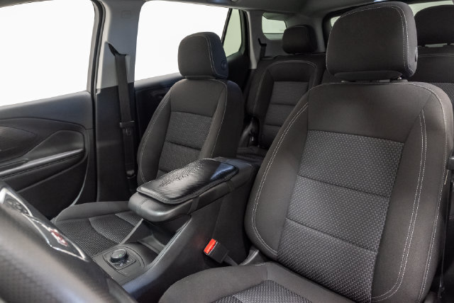 Used 2023 GMC Terrain SLE w/ Elevation Edition FWD image 9