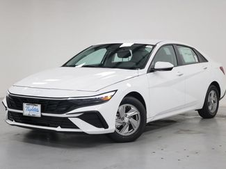 Used 2026 Hyundai Elantra SE FWD video 1
