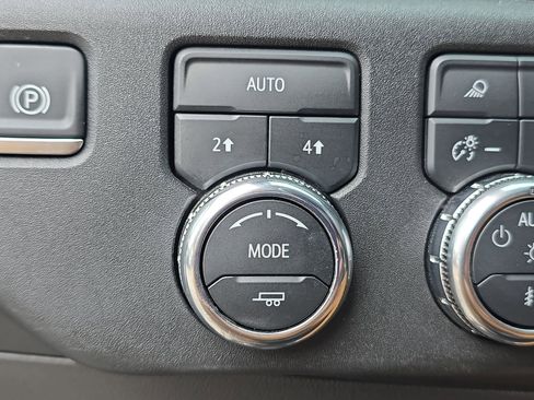 Used 2025 GMC Sierra 1500 SLT image 25