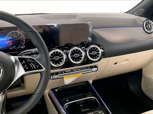 New 2026 Mercedes-Benz GLA 250 image 6
