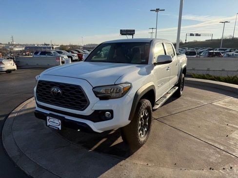 Certified 2021 Toyota Tacoma SR5 image 11