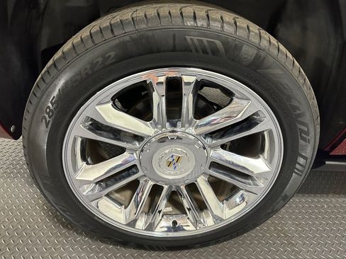 Used 2010 Cadillac Escalade Platinum AWD/4WD image 24