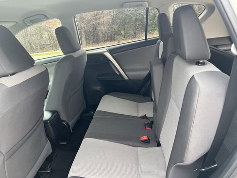 Used 2015 Toyota RAV4 LE image 23