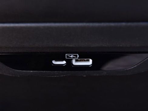 Used 2024 Chrysler Pacifica Select image 24