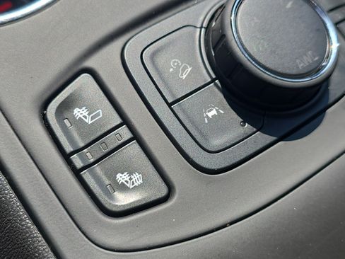 Used 2023 GMC Terrain SLT AWD/4WD image 29