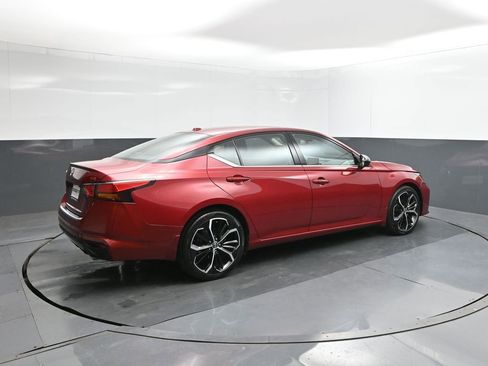 Used 2023 Nissan Altima 2.5 SR FWD image 15
