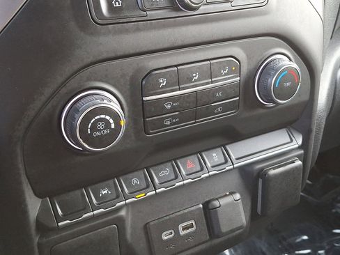 Used 2022 Chevrolet Silverado 1500 Custom image 15