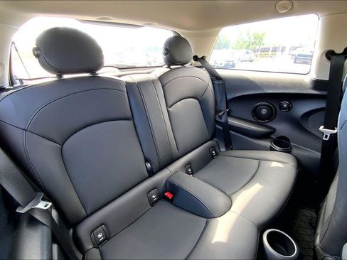 Certified 2024 MINI Cooper SE image 28