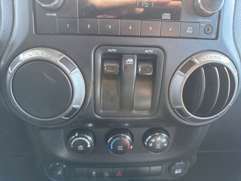 Used 2013 Jeep Wrangler Sport image 17