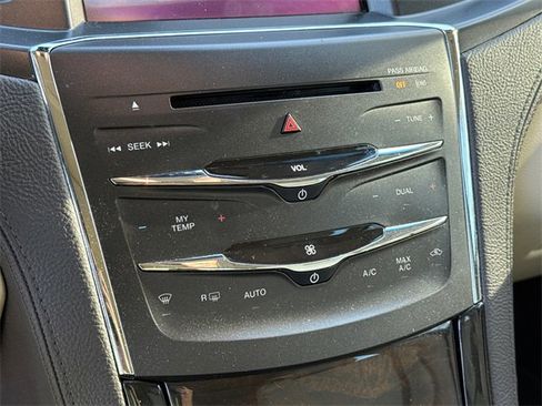 Used 2013 Lincoln MKS image 20