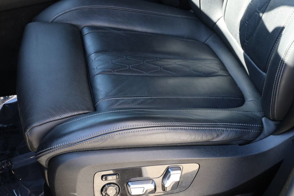 Used 2022 BMW X5 M50i w/ Executive Package AWD/4WD image 15