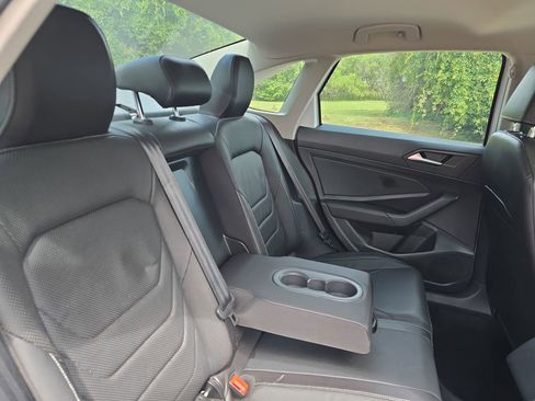Used 2019 Volkswagen Jetta SEL Premium FWD image 11