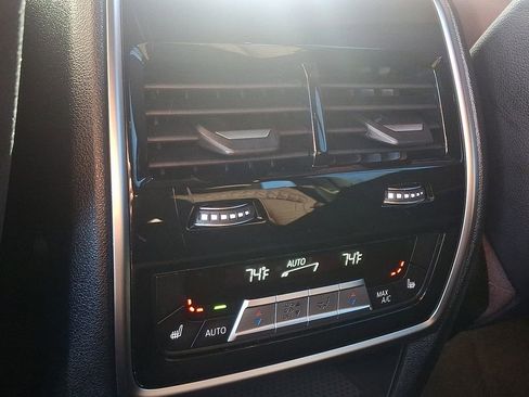 Used 2020 BMW X5 xDrive40i w/ M Sport Package image 11