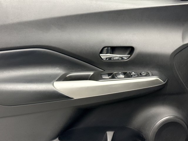 Used 2020 Nissan Kicks SR w/ SR Premium Package FWD image 9