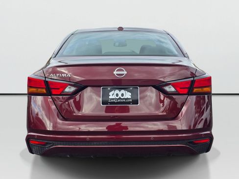 Used 2025 Nissan Altima 2.5 SV FWD image 4