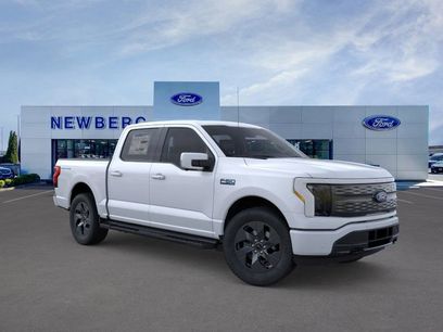 New 2025 Ford F150 Lightning Lariat w/ Max Trailer Tow Package