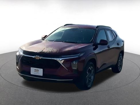 Used 2025 Chevrolet Trax LT image 4