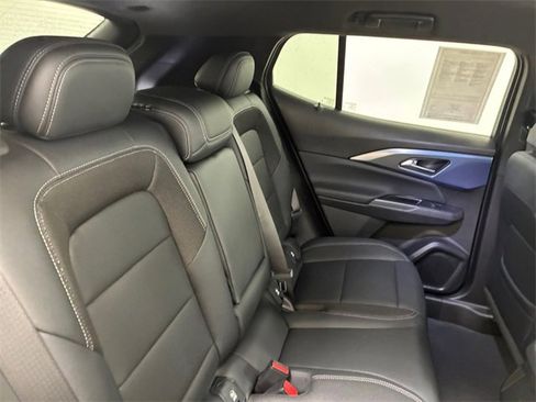 Used 2025 Chevrolet Equinox EV LT w/ Convenience Package image 16