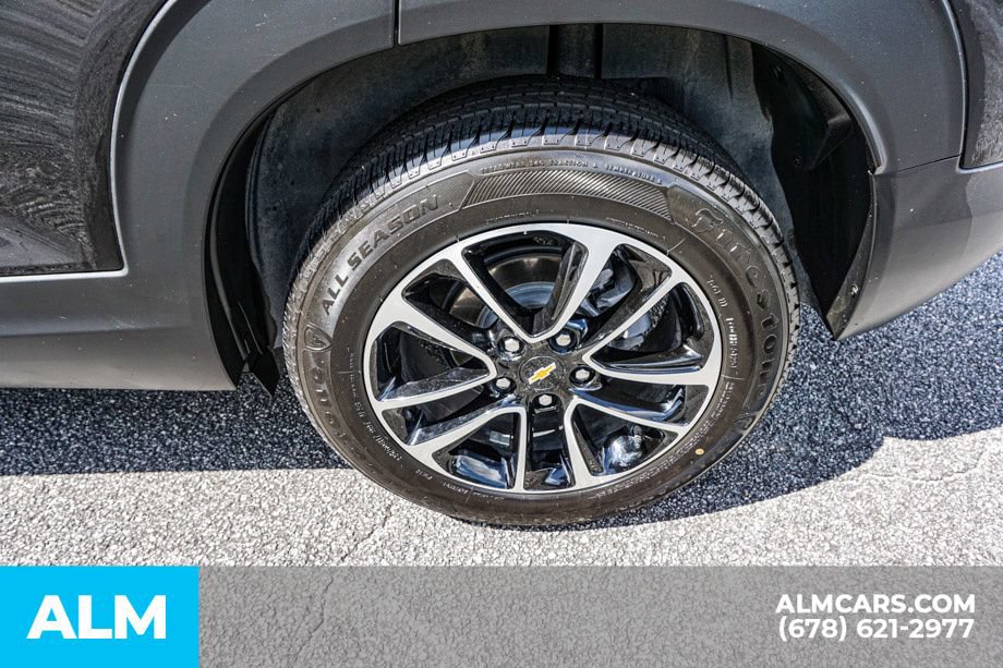 Used 2025 Chevrolet TrailBlazer LT FWD image 16