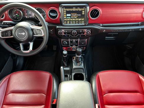 Used 2023 Jeep Wrangler Unlimited Rubicon 4xe image 5