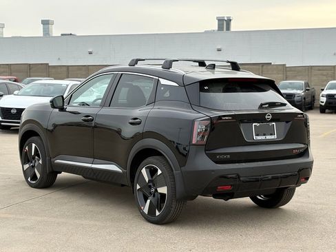 New 2026 Nissan Kicks SR image 7