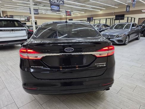 Used 2018 Ford Fusion Titanium FWD image 6