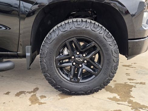Used 2023 Chevrolet Silverado 1500 LT Trail Boss w/ LT Trail Boss Premium Package image 33