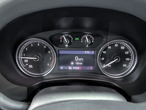 Used 2020 Buick Enclave Essence image 19